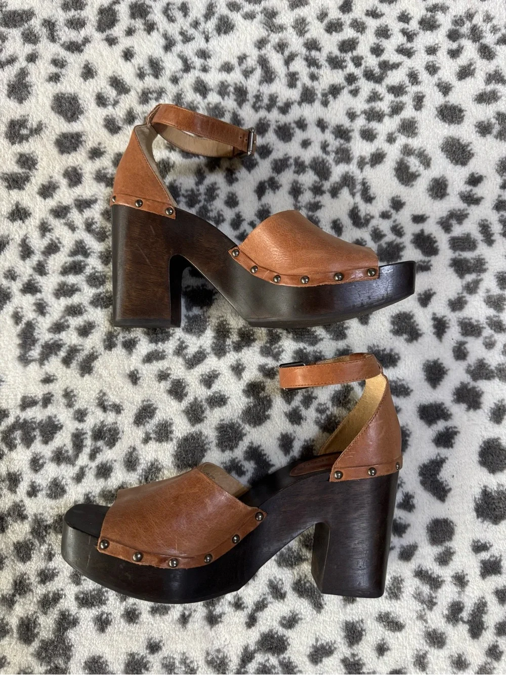 Lucky Brand Women's Tan Leather Studded Platform Sandals with Ankle Strap